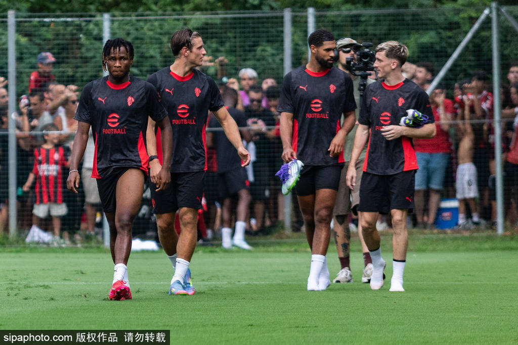 但他的表现 但他的表现