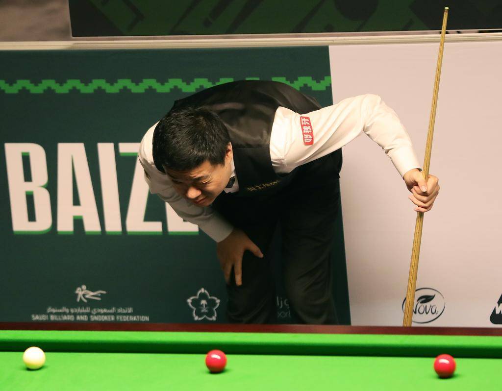 的差距逐渐 的差距逐渐