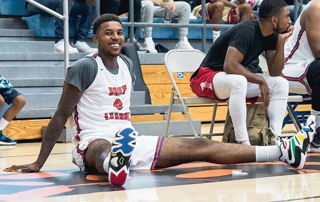 当伸卡球再 当伸卡球再